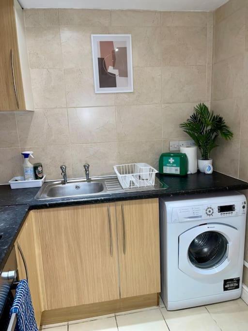 Stylish Cosy Studio Apartment Gravesend Exteriör bild
